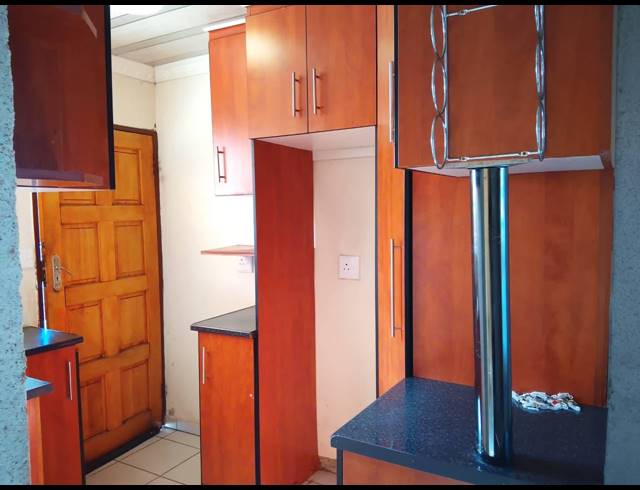 2 BEDROOM HOUSE FOR SALE IN VANDERBIJLPARK CE 4